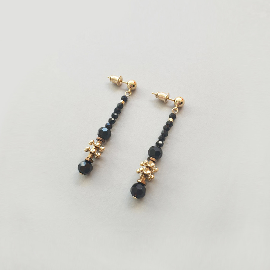 Foncé Black Onyx Earrings