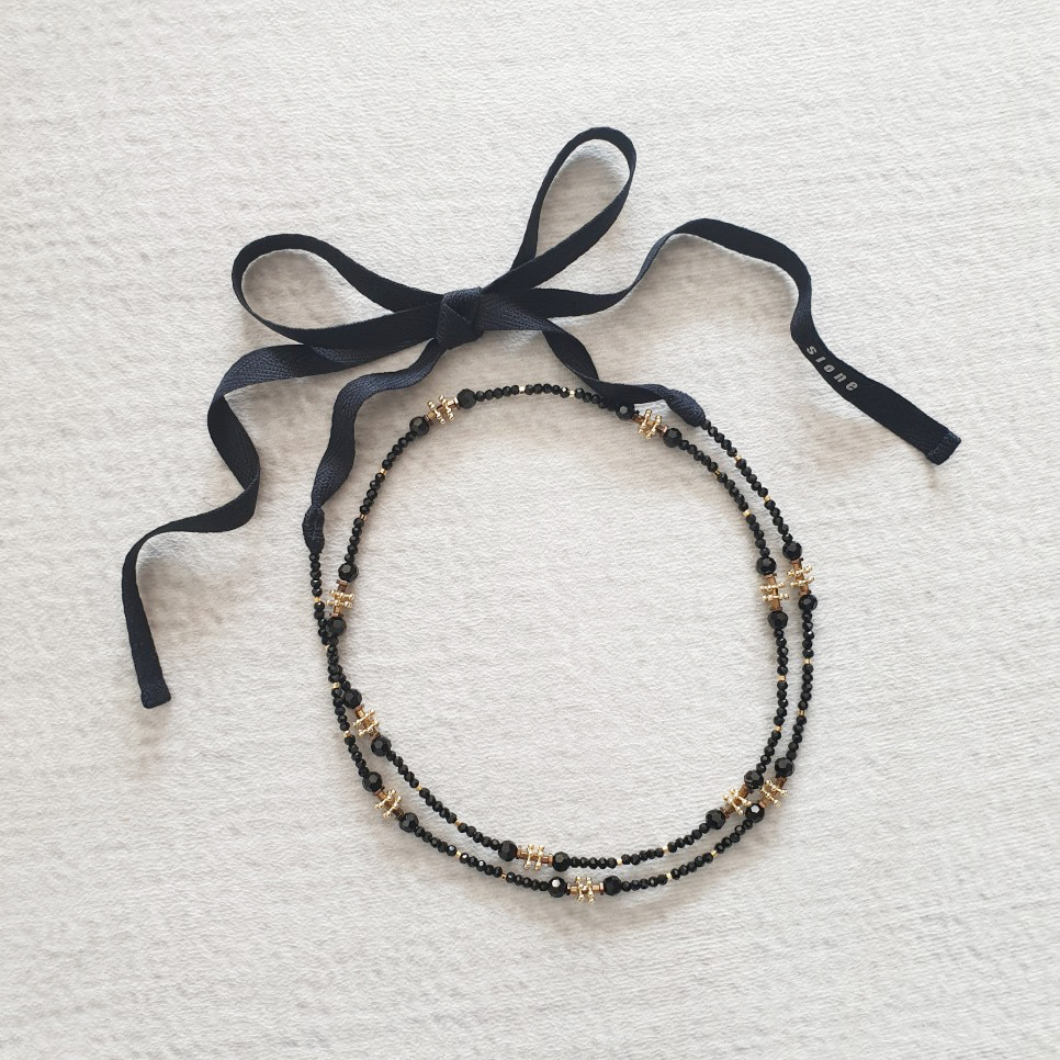 Foncé Black Onyx ribbon Necklace